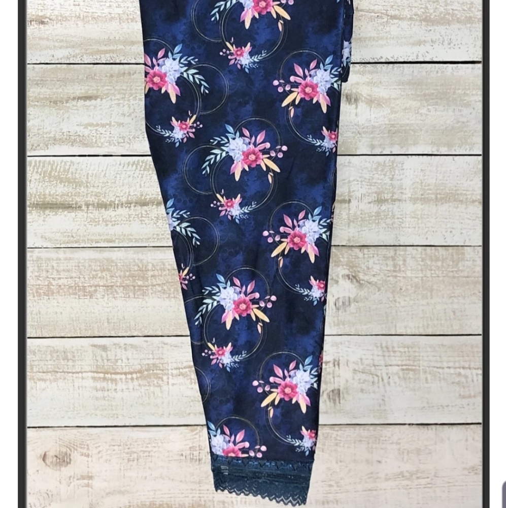 Arrow Trend TC2 Floral Minnie Mouse Capri